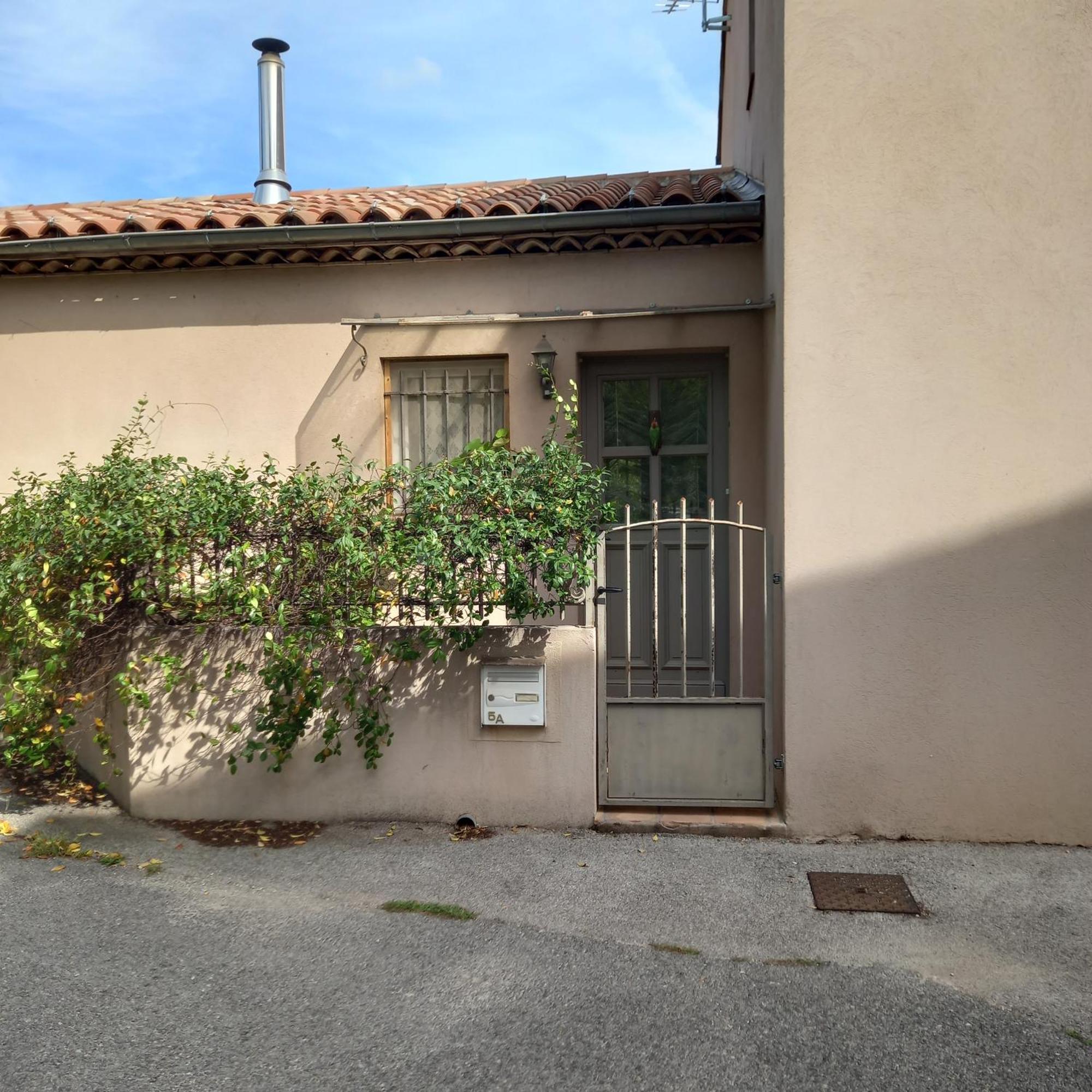 Appartement A 15 Minutes De Hyeres Et Ses Plages Sollies-Ville Exterior foto